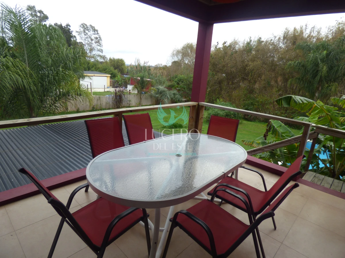 Casa ID.1541 - ALQUILO casa de 3 Dorm en el Tesoro