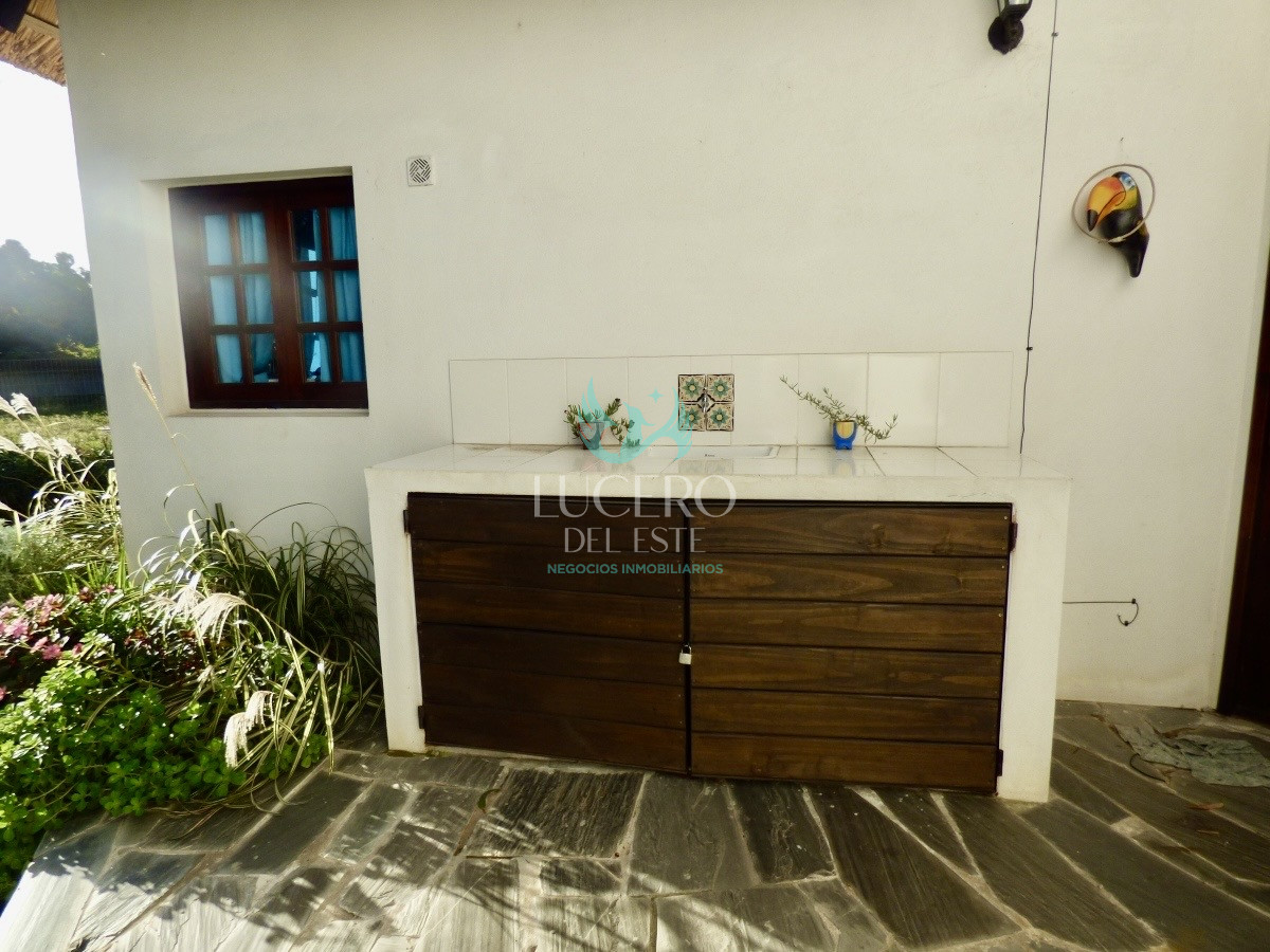 Casa ID.777 - Vendo Casa 3 Dorm 2 Baños más 2 dtos de 1 Dorm