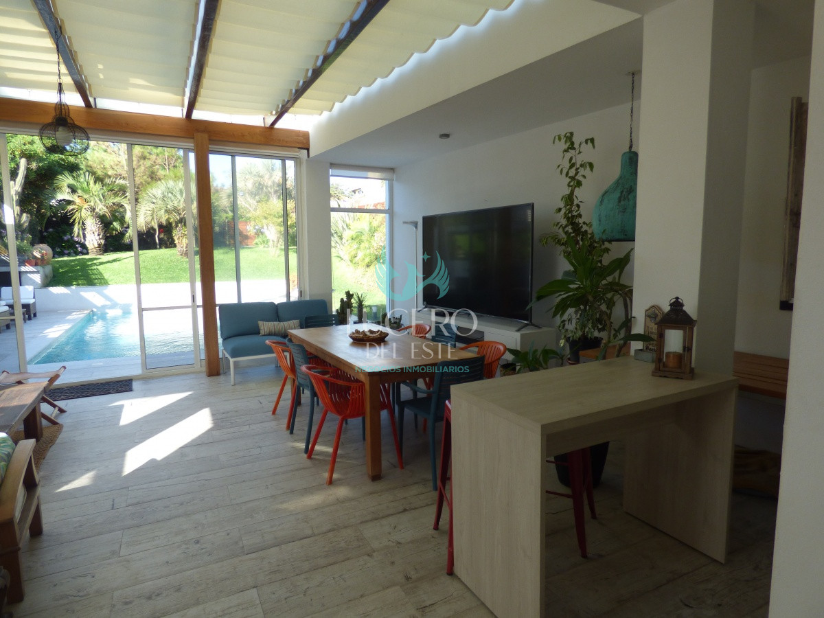 Casa ID.248 - Vendo Casa 6 Dorm 7 Baños Exclusiva, Frente al Mar