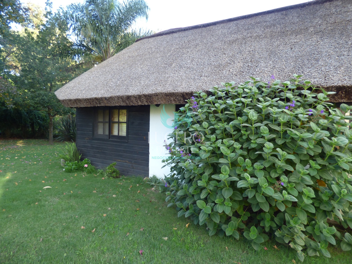 Casa ID.777 - Vendo Casa 3 Dorm 2 Baños más 2 dtos de 1 Dorm