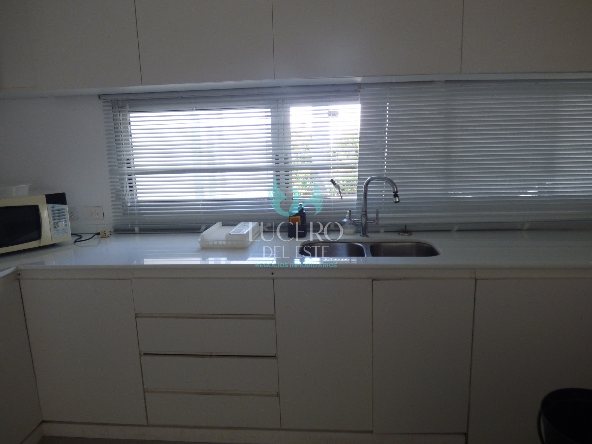 Casa ID.68 - Alquilo Casa 3 Dormitorios más Dependencia de Servicio 