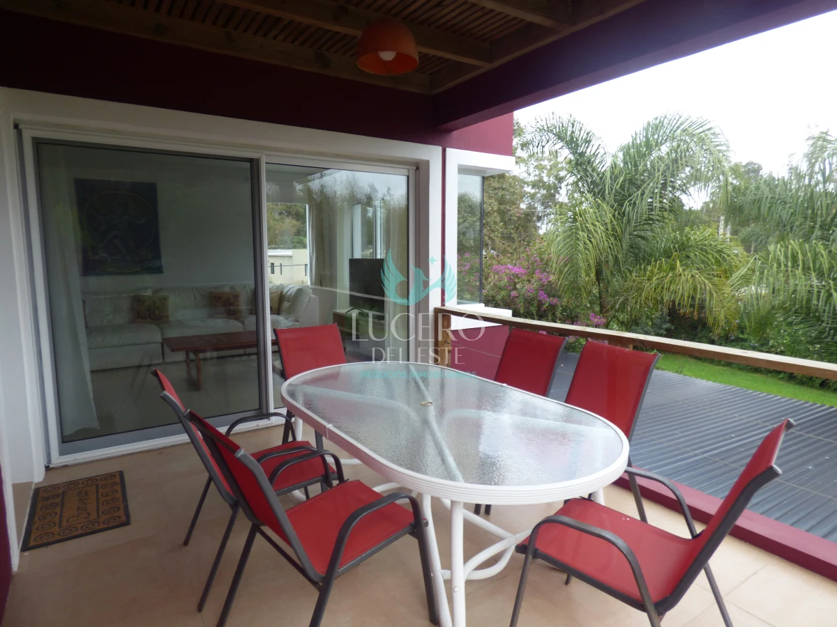 Casa ID.1541 - ALQUILO casa de 3 Dorm en el Tesoro