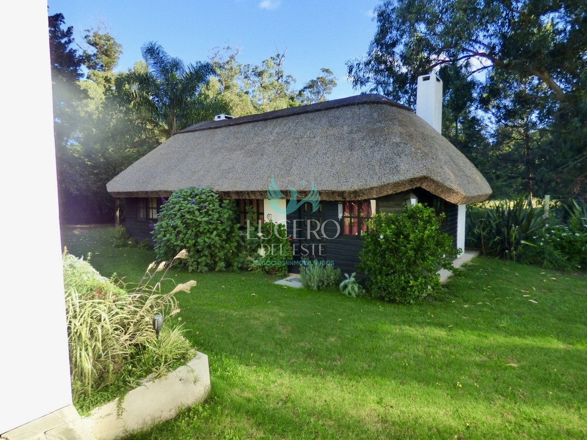 Casa ID.777 - Vendo Casa 3 Dorm 2 Baños más 2 dtos de 1 Dorm