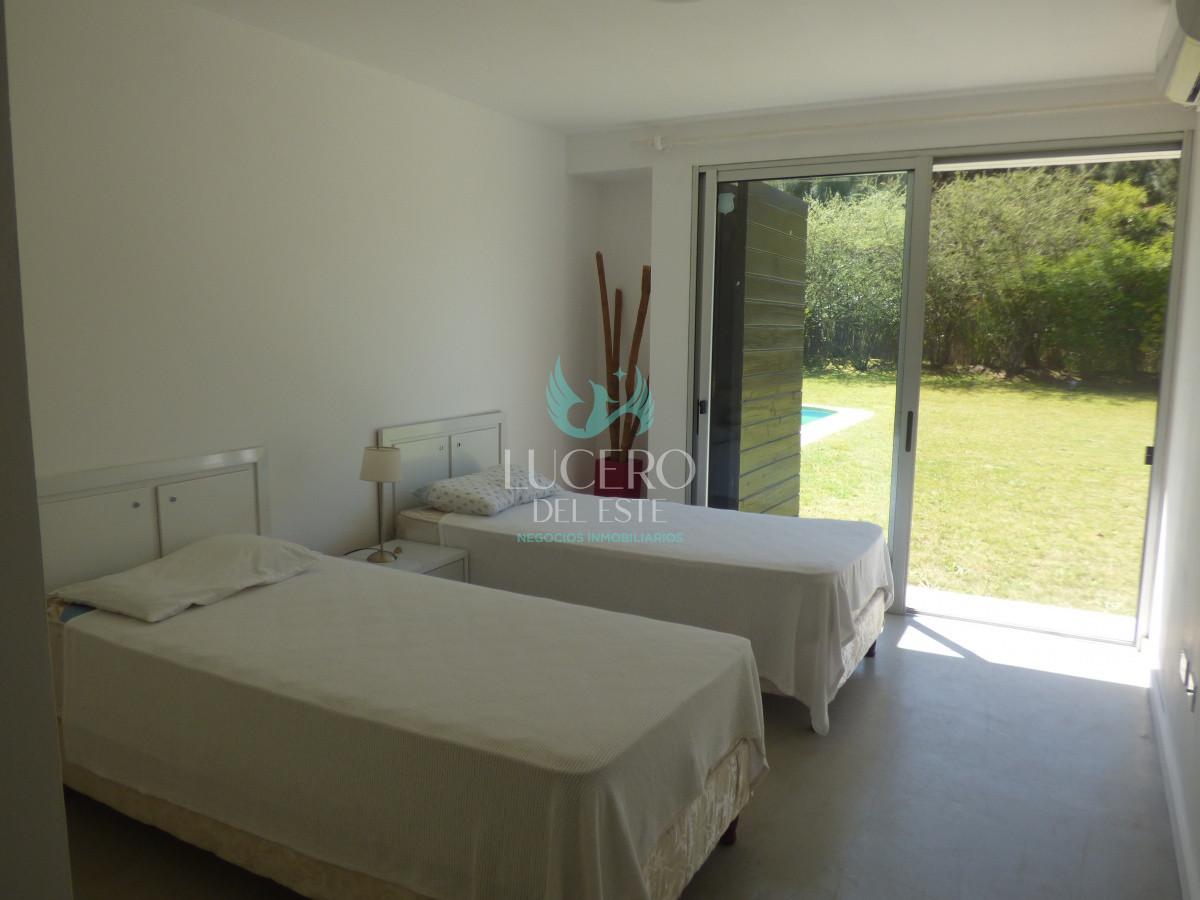 Casa ID.68 - Alquilo Casa 3 Dormitorios más Dependencia de Servicio 