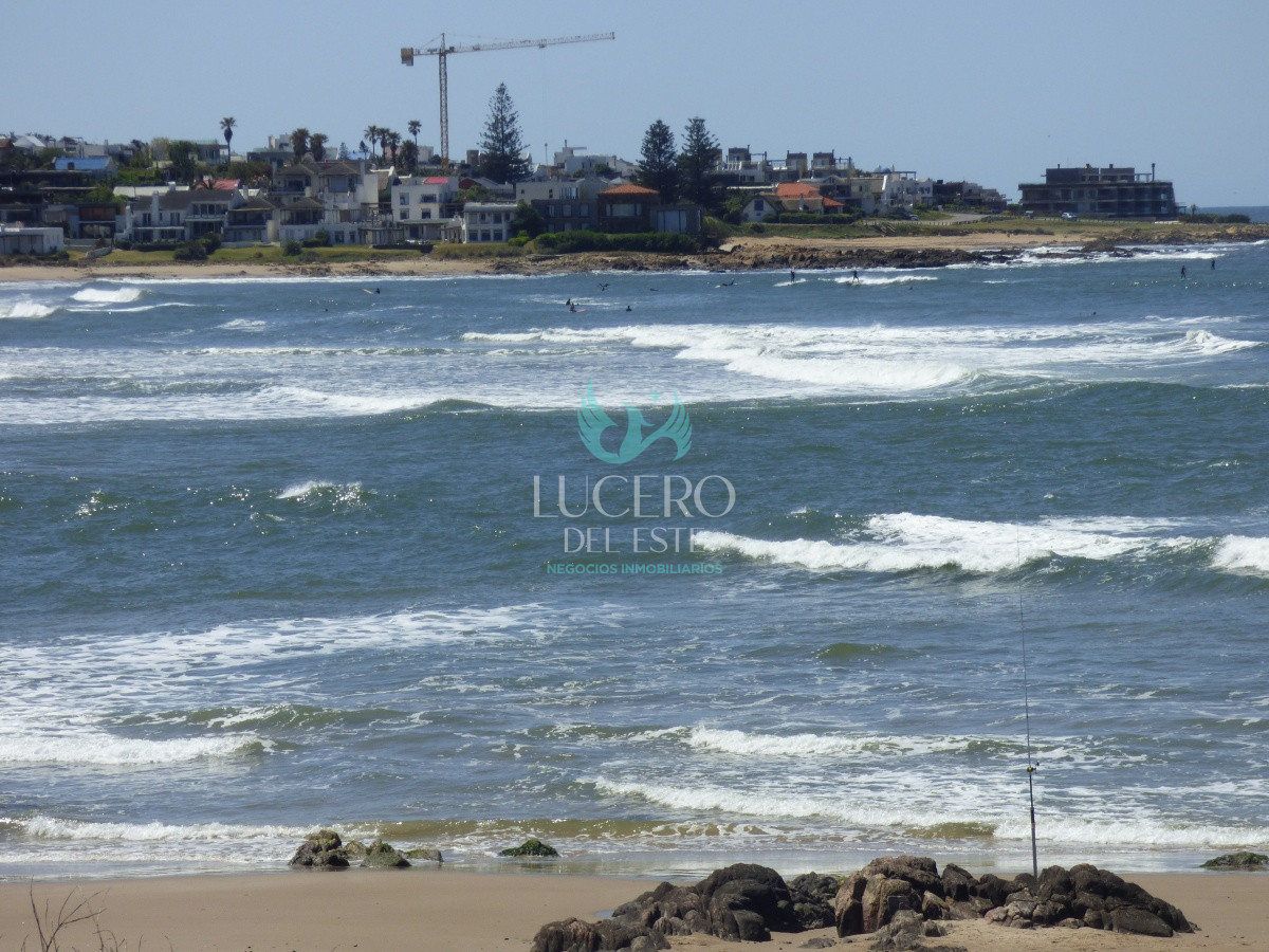 Casa ID.68 - Alquilo Casa 3 Dormitorios más Dependencia de Servicio 