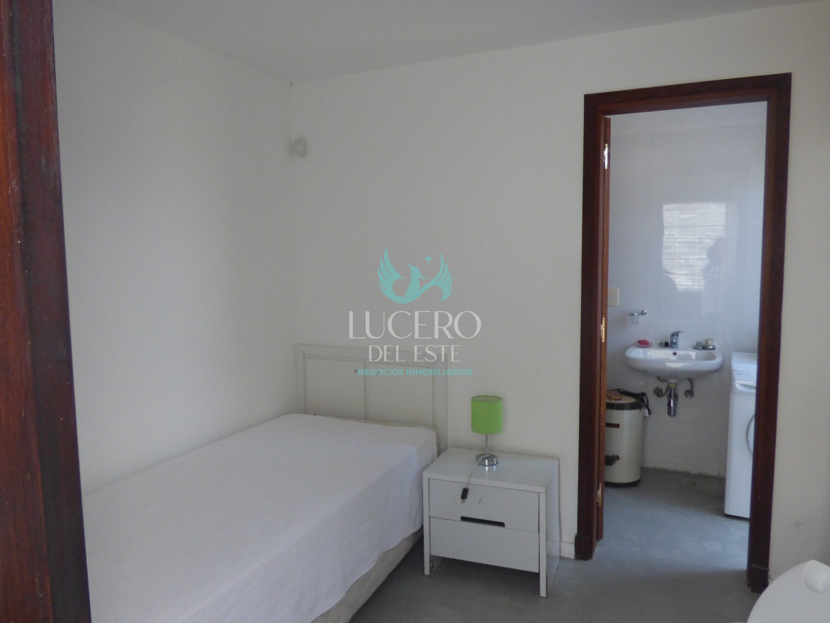 Casa ID.68 - Alquilo Casa 3 Dormitorios más Dependencia de Servicio 