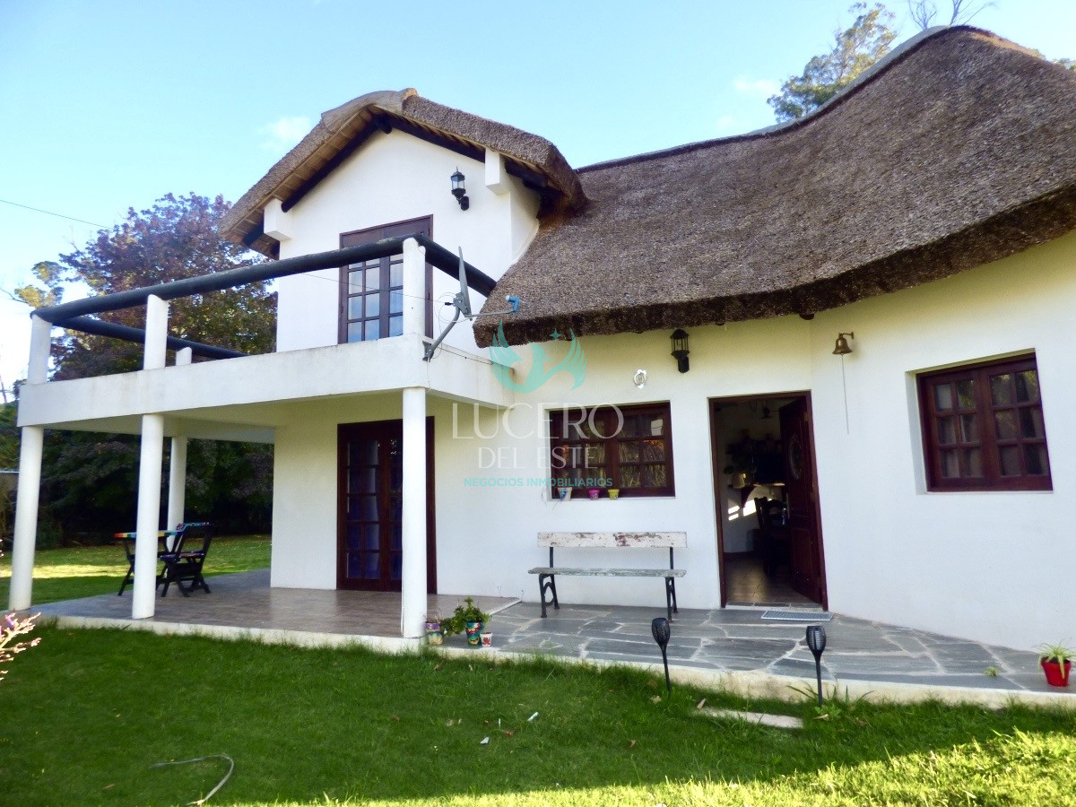 Casa ID.777 - Vendo Casa 3 Dorm 2 Baños más 2 dtos de 1 Dorm