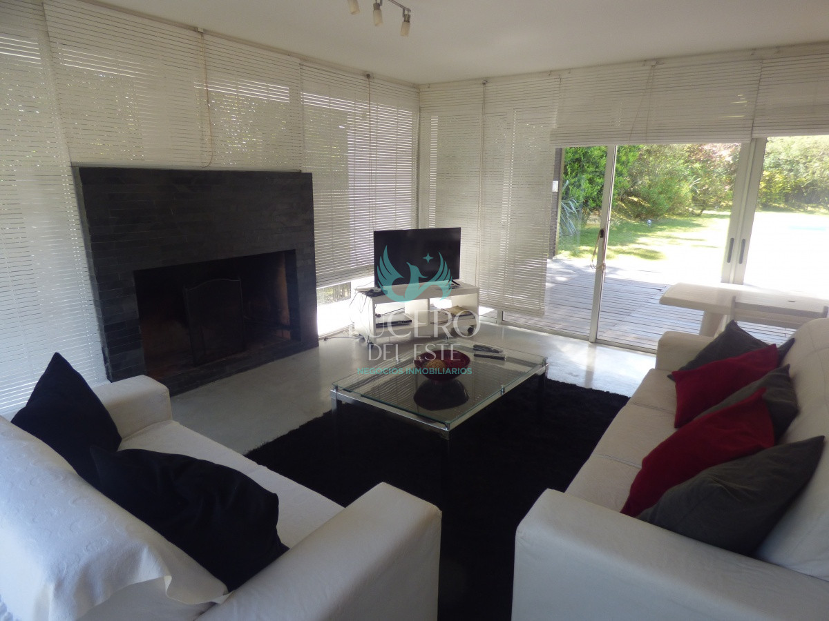 Casa ID.68 - Alquilo Casa 3 Dormitorios más Dependencia de Servicio 