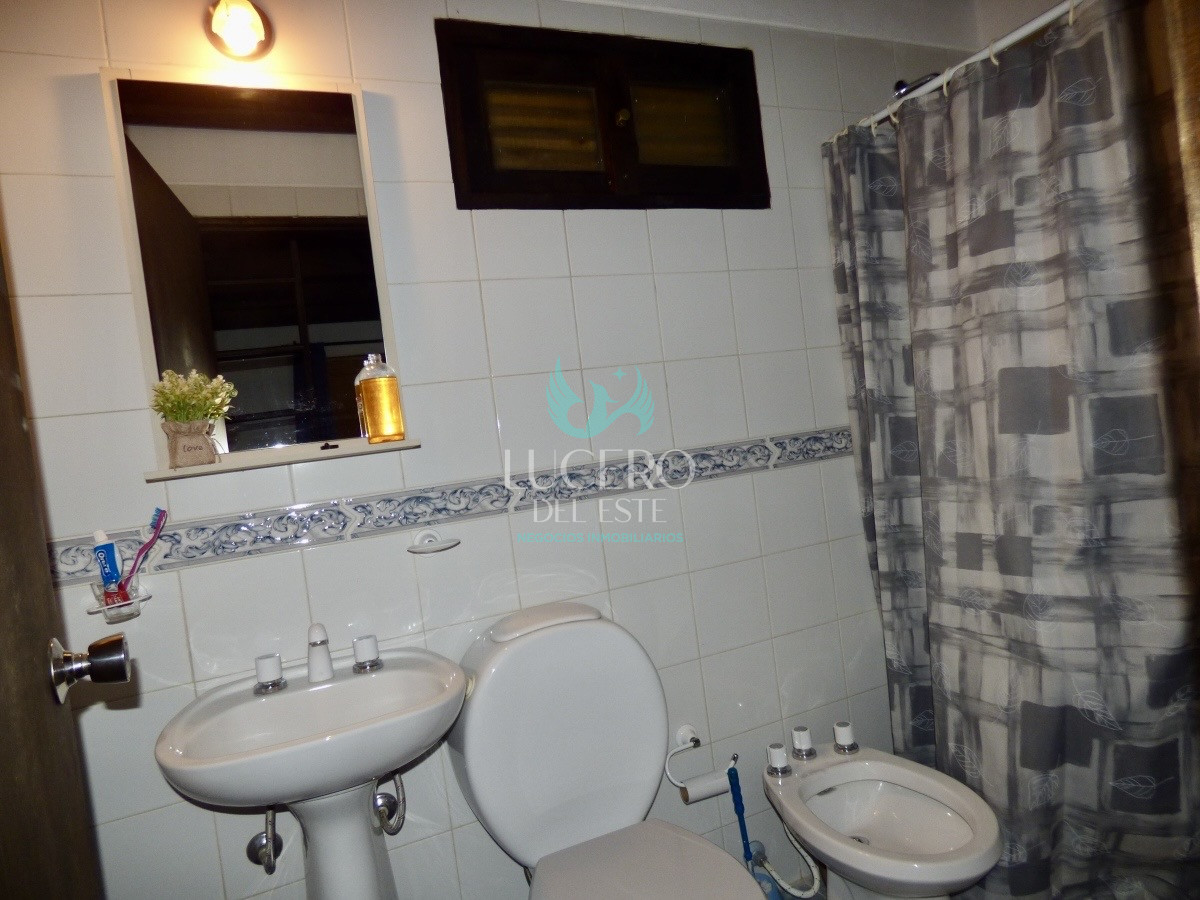 Casa ID.777 - Vendo Casa 3 Dorm 2 Baños más 2 dtos de 1 Dorm