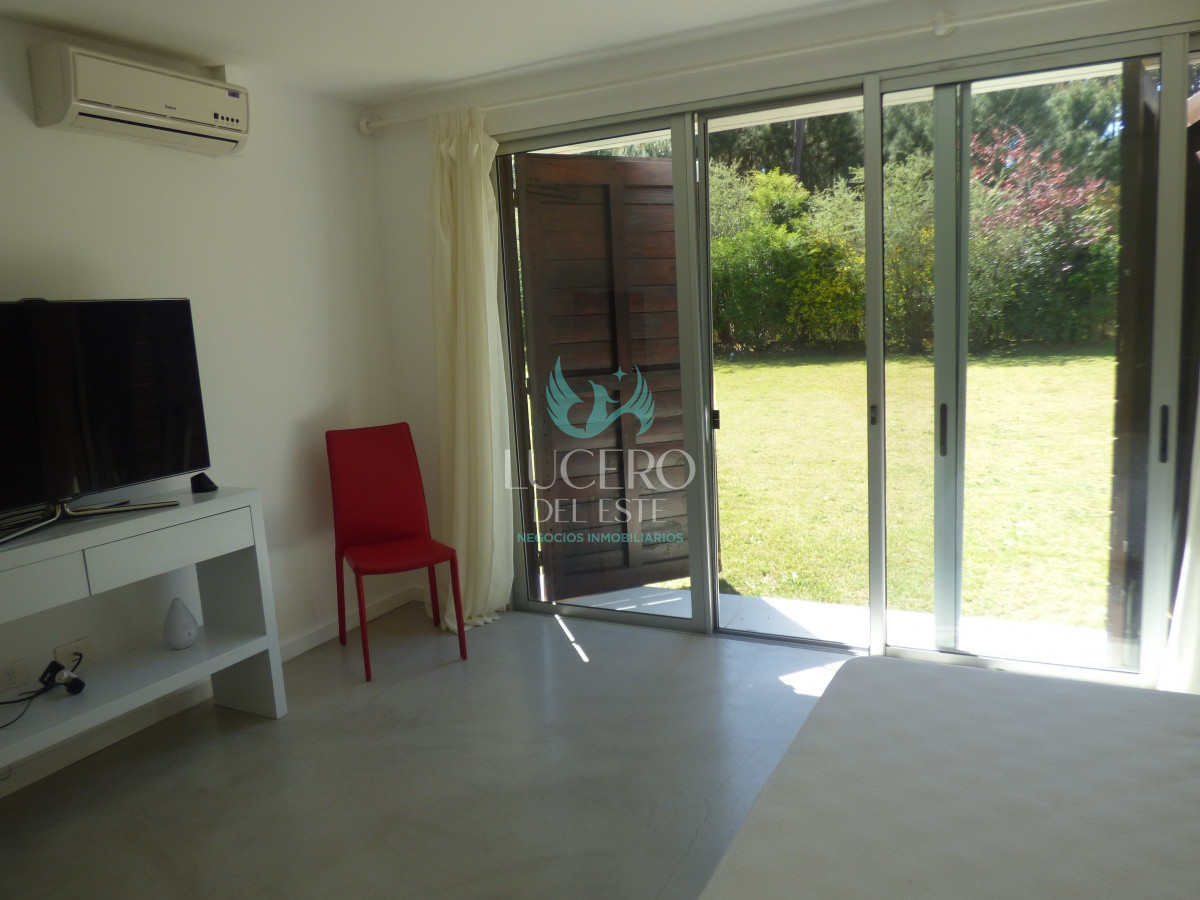 Casa ID.68 - Alquilo Casa 3 Dormitorios más Dependencia de Servicio 