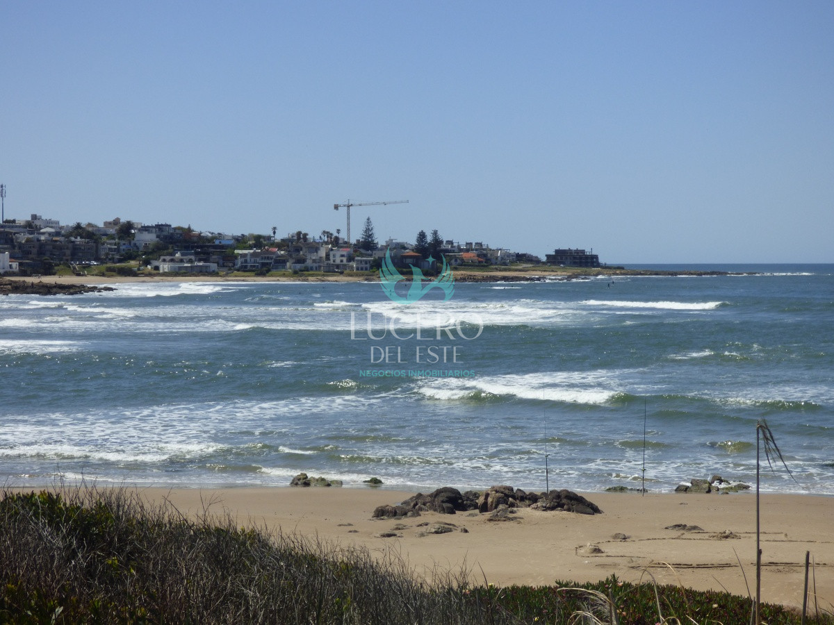 Casa ID.68 - Alquilo Casa 3 Dormitorios más Dependencia de Servicio 