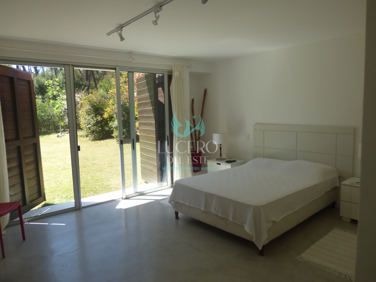 Casa ID.68 - Alquilo Casa 3 Dormitorios más Dependencia de Servicio 