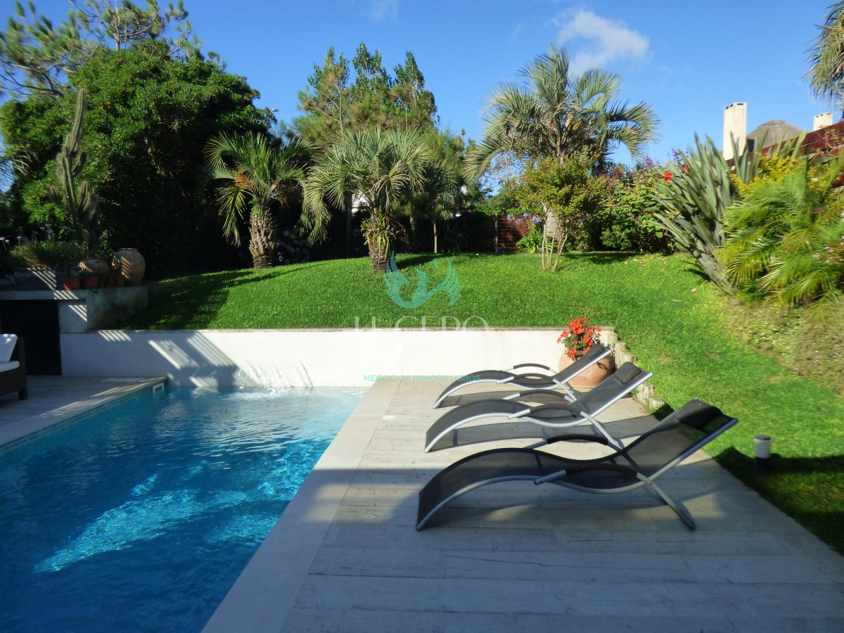 Casa ID.248 - Vendo Casa 6 Dorm 7 Baños Exclusiva, Frente al Mar