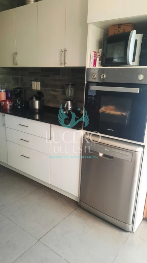 Casa ID.1713 - Alquiler anual casa de 5 Dorm 3 Baños 