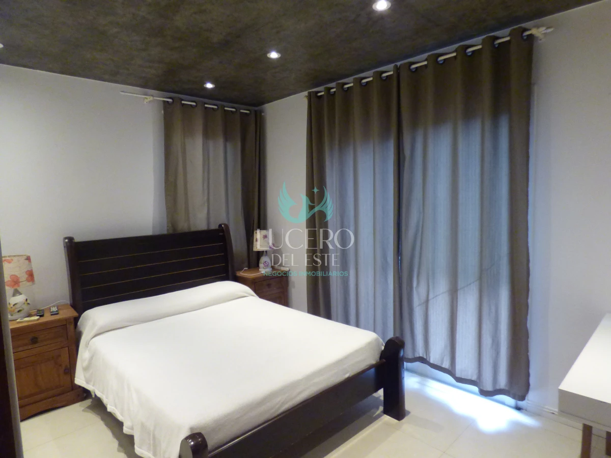 Casa ID.1541 - ALQUILO casa de 3 Dorm en el Tesoro