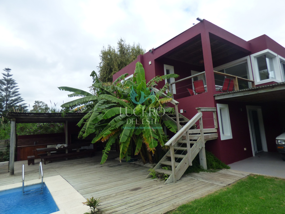 Casa ID.1541 - ALQUILO casa de 3 Dorm en el Tesoro