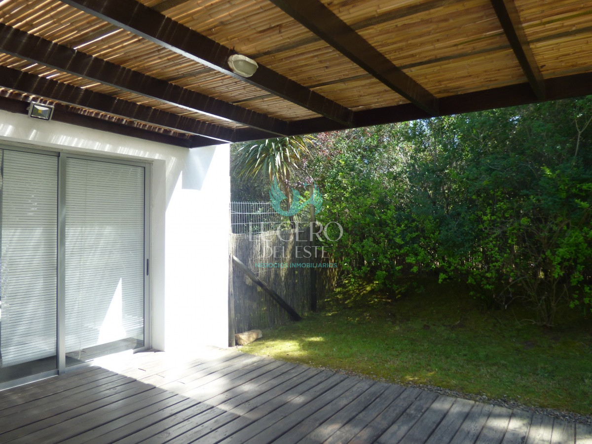 Casa ID.68 - Alquilo Casa 3 Dormitorios más Dependencia de Servicio 