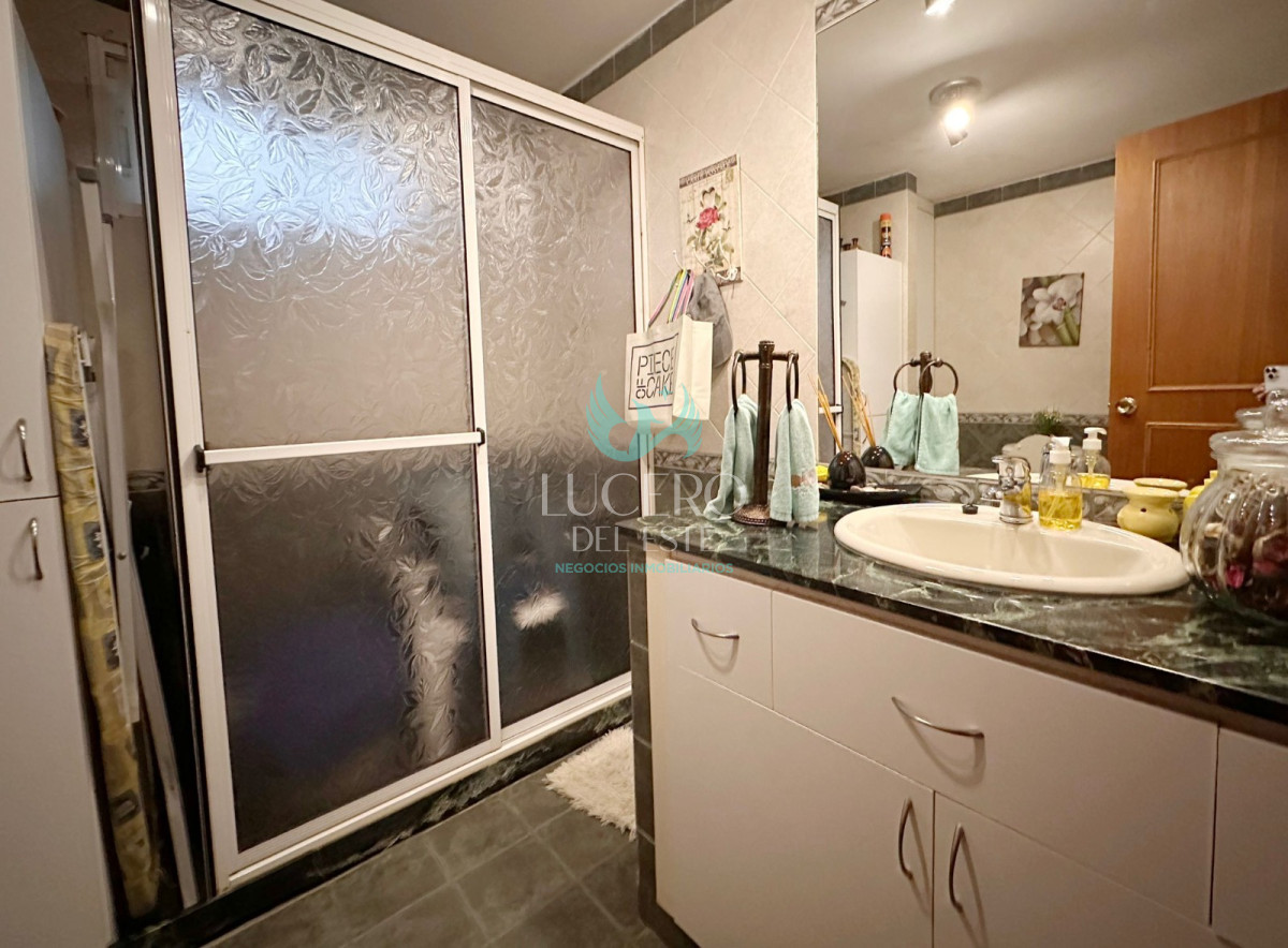 Casa ID.1548 - Vendo casa 4 dormitorios y 3 baños con Piscina climatizada