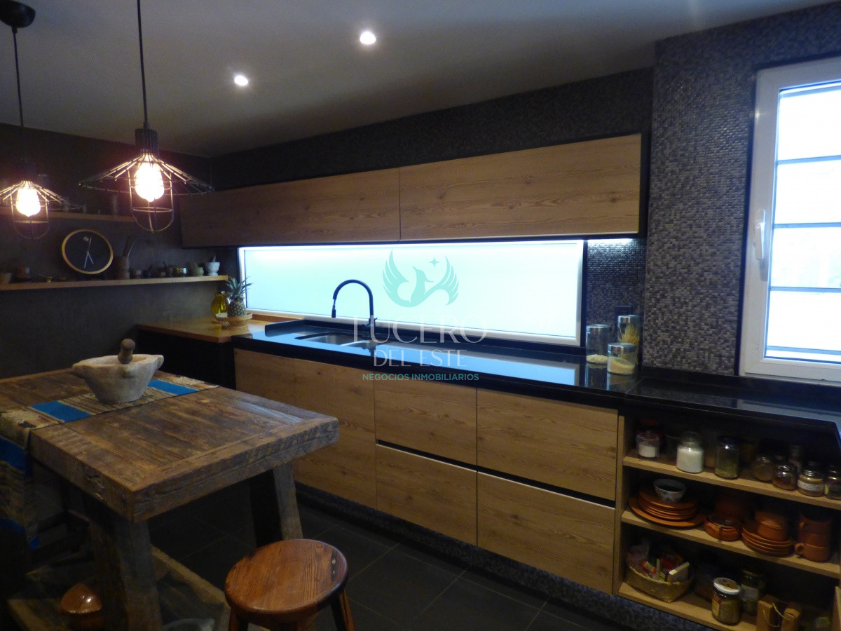 Casa ID.248 - Vendo Casa 6 Dorm 7 Baños Exclusiva, Frente al Mar