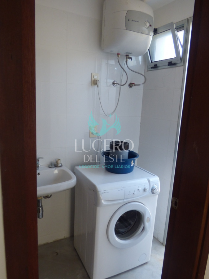 Casa ID.68 - Alquilo Casa 3 Dormitorios más Dependencia de Servicio 