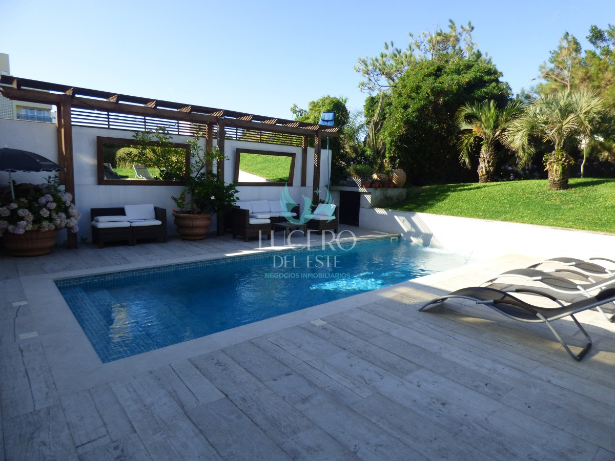 Casa ID.248 - Vendo Casa 6 Dorm 7 Baños Exclusiva, Frente al Mar