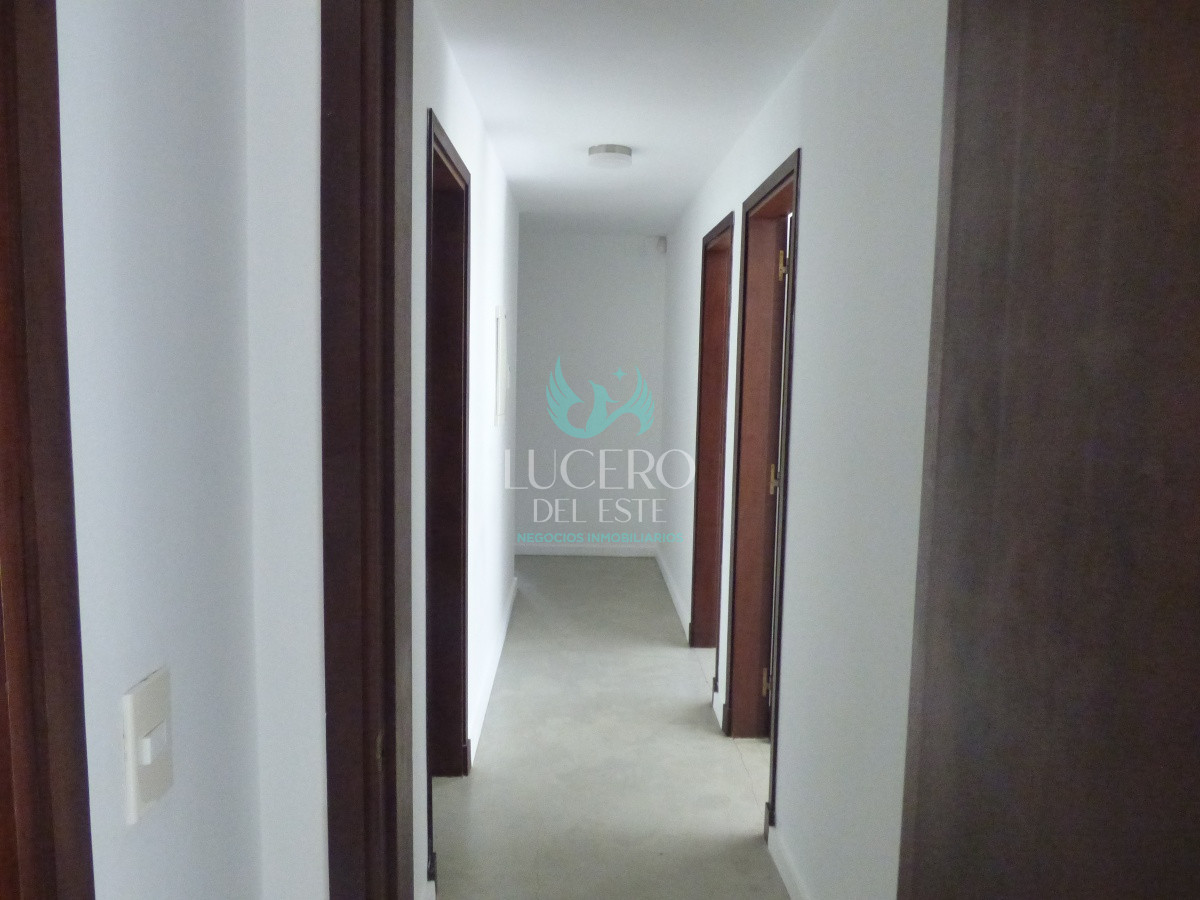 Casa ID.68 - Alquilo Casa 3 Dormitorios más Dependencia de Servicio 