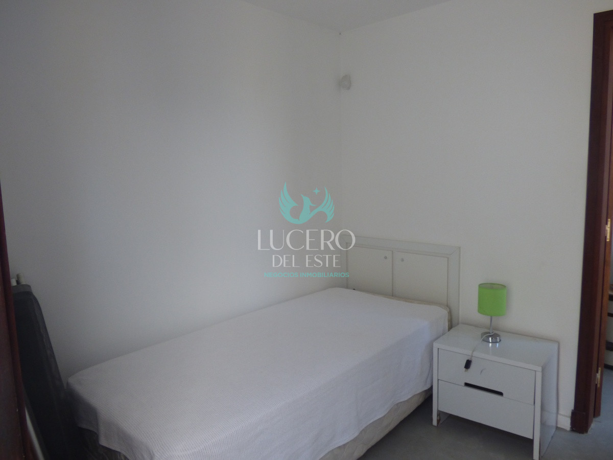 Casa ID.68 - Alquilo Casa 3 Dormitorios más Dependencia de Servicio 