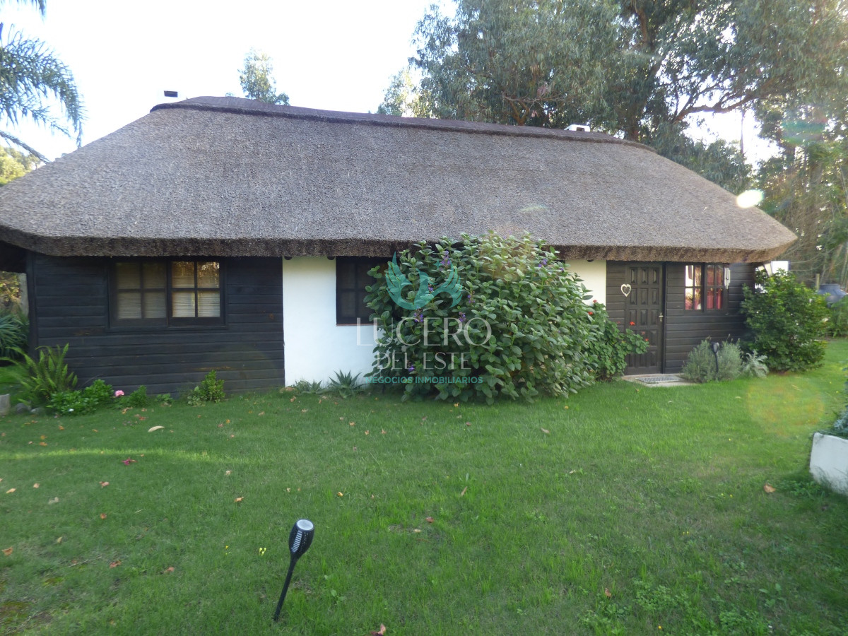 Casa ID.777 - Vendo Casa 3 Dorm 2 Baños más 2 dtos de 1 Dorm