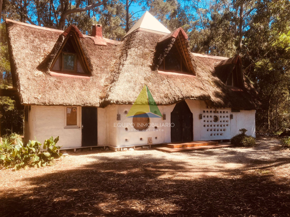 Casa con amplio terreno en venta, Burnett - Punta del Este - Ref : EQP7651 - EQU7651C