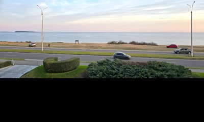Mansa , Pinares , frente al mar 2 dormitorios con 2 baños vista