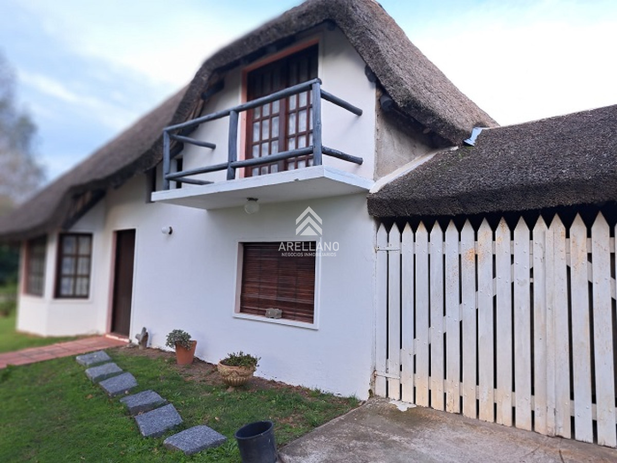 Casa ID.3780 - Venta casa 4 dormitorios Lausana 