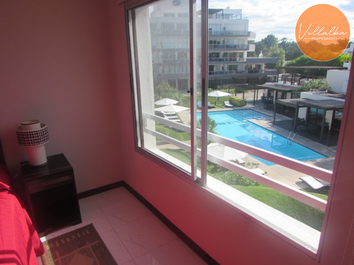 Apartamento ID.2835 - Apartamento en primera línea playa Mansa - Punta del Este