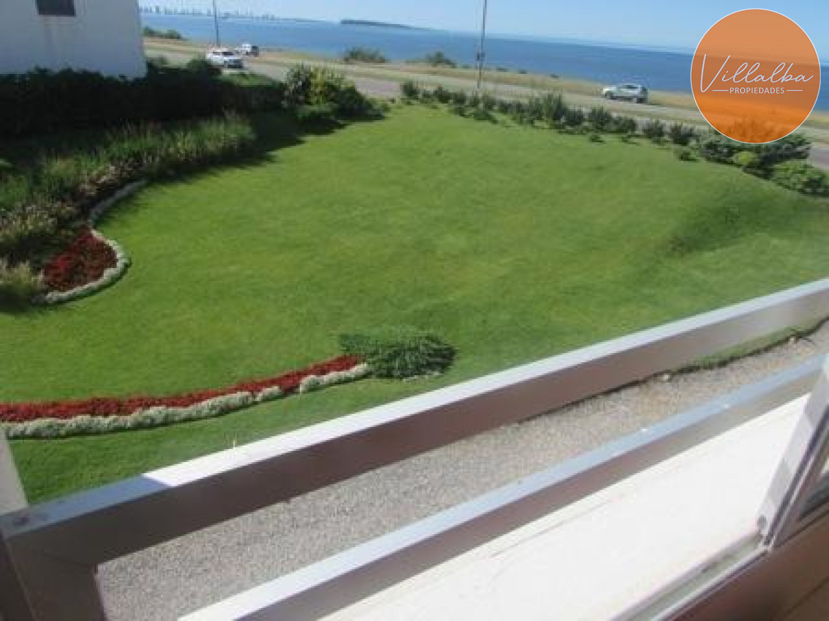 Apartamento ID.2835 - Apartamento en primera línea playa Mansa - Punta del Este