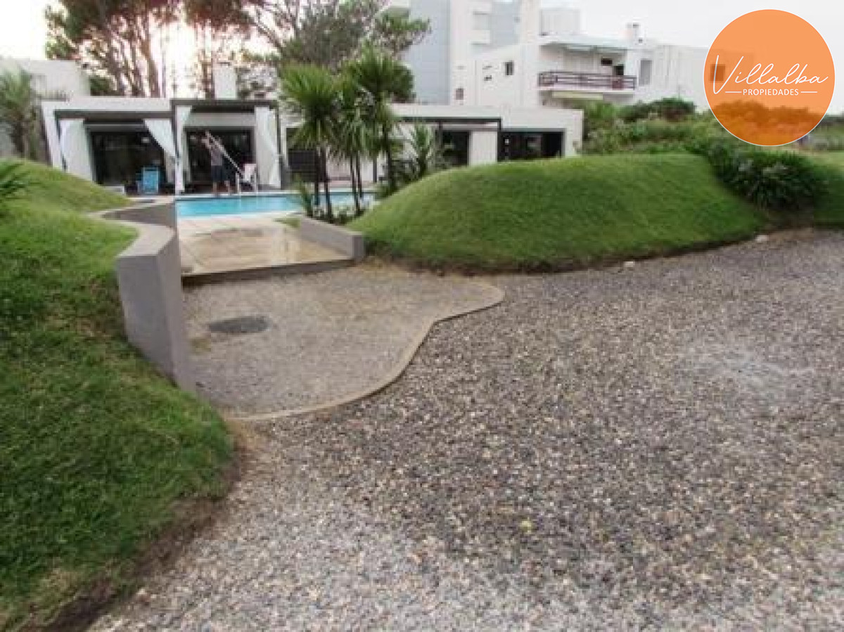 Apartamento ID.2835 - Apartamento en primera línea playa Mansa - Punta del Este