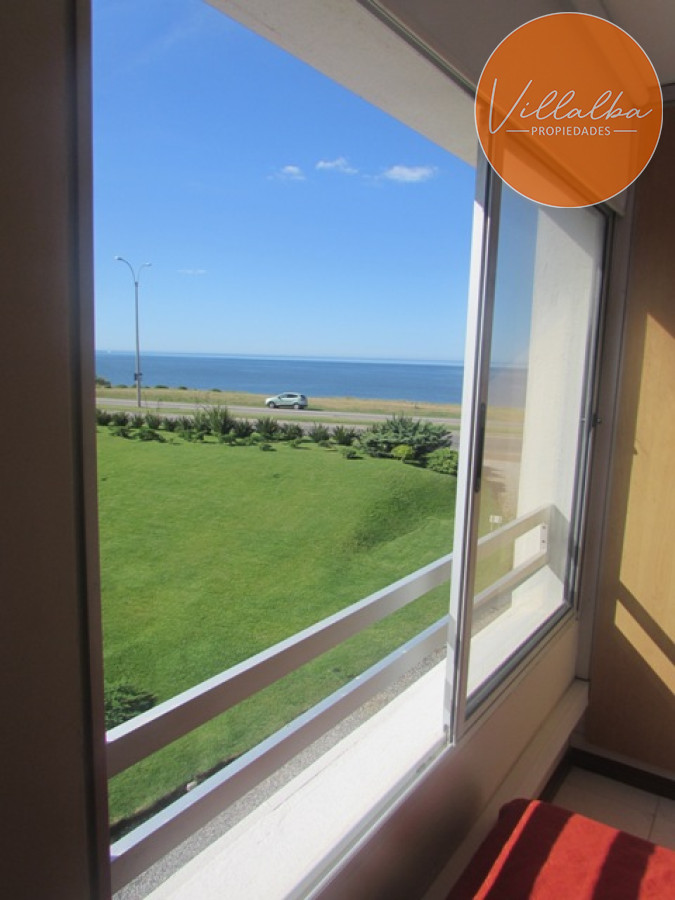 Apartamento ID.2835 - Apartamento en primera línea playa Mansa - Punta del Este