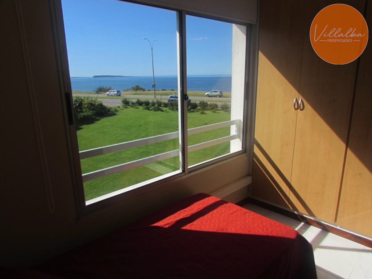 Apartamento ID.2835 - Apartamento en primera línea playa Mansa - Punta del Este