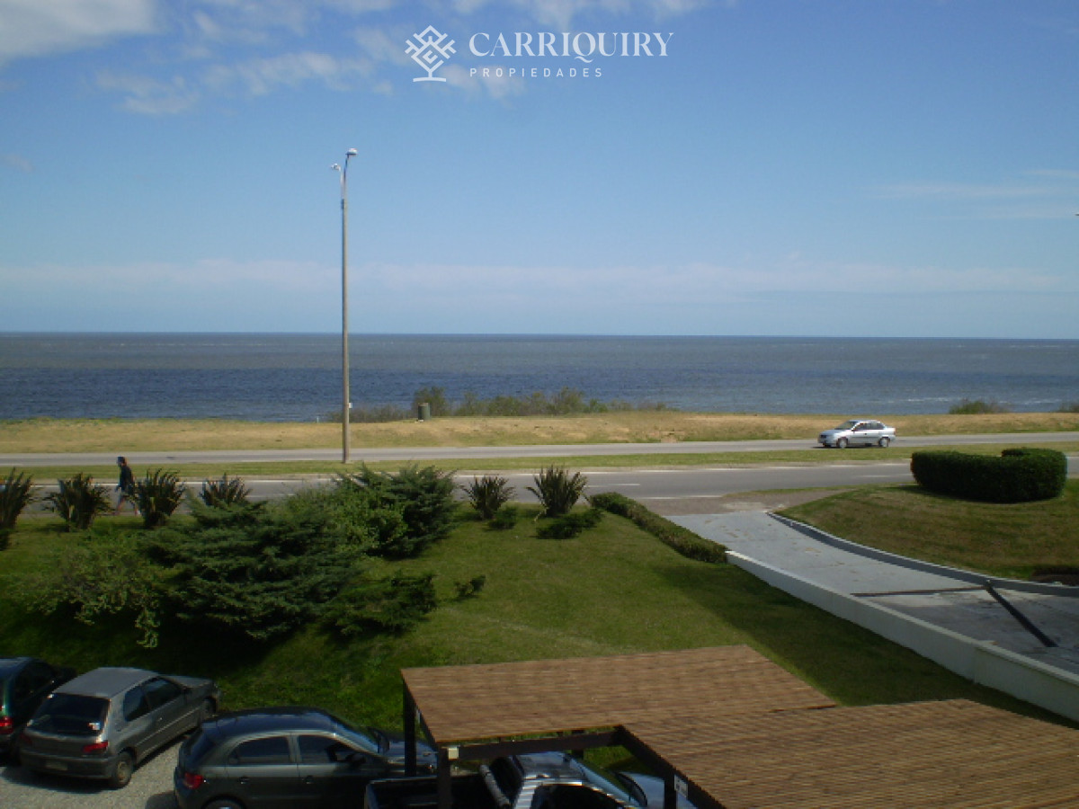 APARTAMENTO DE 3 DORMTIORIOS EN PLAYA MANSA FRENTE AL MAR  -