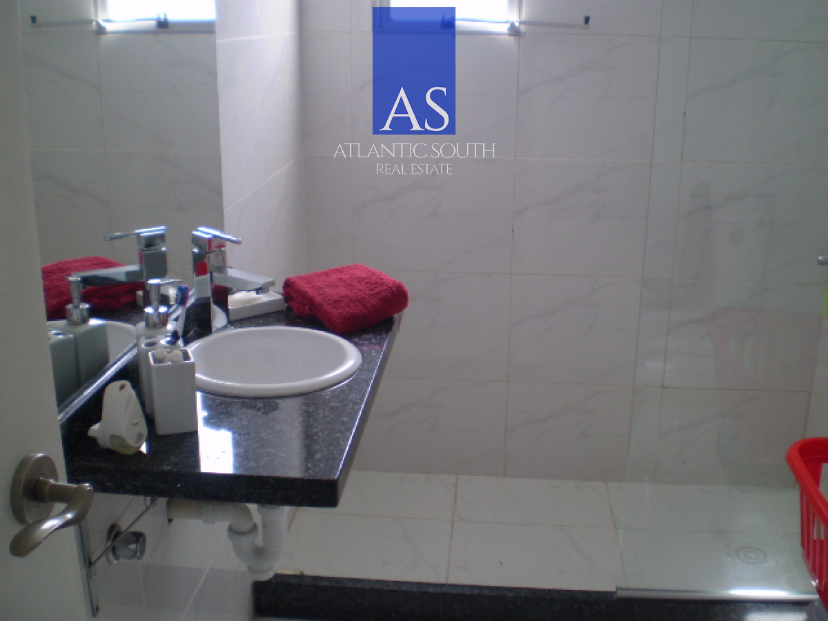 Apartamento ID.4654 - Apartamento moderno 3 dormitorios frente al mar primera línea Playa Mansa Pinares Punta del Este