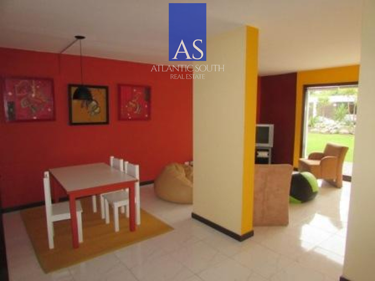 Apartamento ID.4496 - Apartamento 3 dormitorios frente al mar Playa Mansa Pinares moderno con cochera