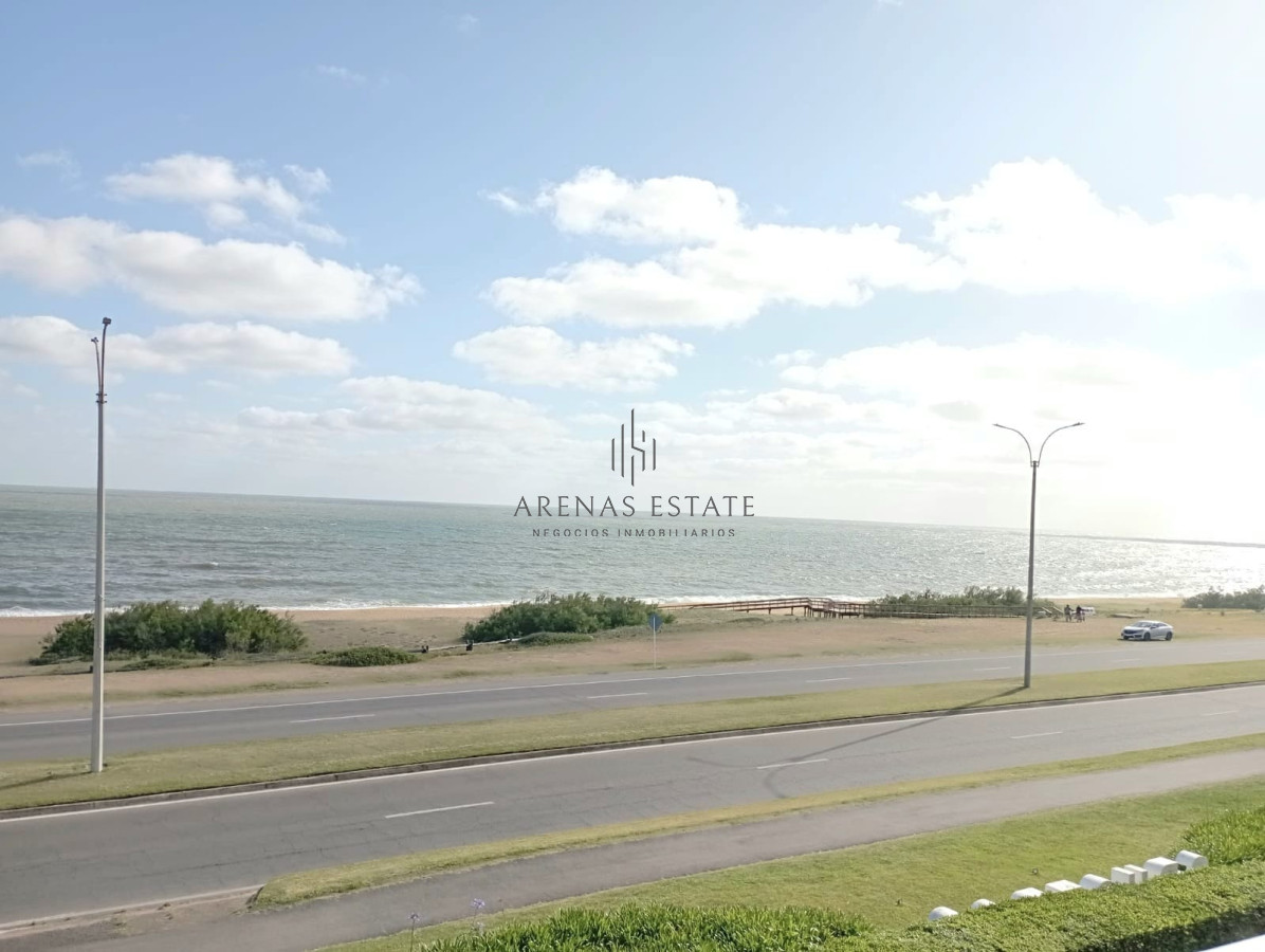 Apartamento ID.3356 - Apartamento en venta de 3 dormitorios en Punta del Este 
