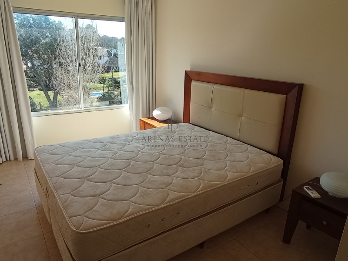 Apartamento ID.3272 - Apartamento de 2 dormitorios en venta , Primera lInea , Punta del Este 