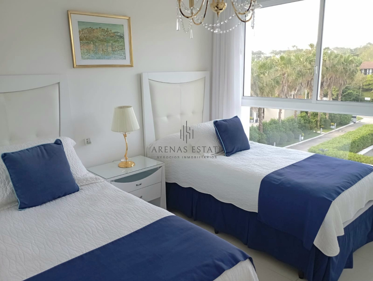 Apartamento ID.3356 - Apartamento en venta de 3 dormitorios en Punta del Este 