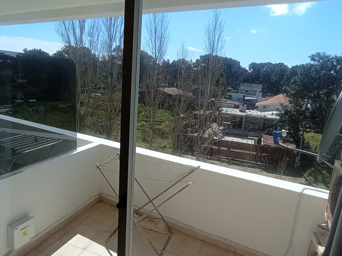 Apartamento ID.3272 - Apartamento de 2 dormitorios en venta , Primera lInea , Punta del Este 