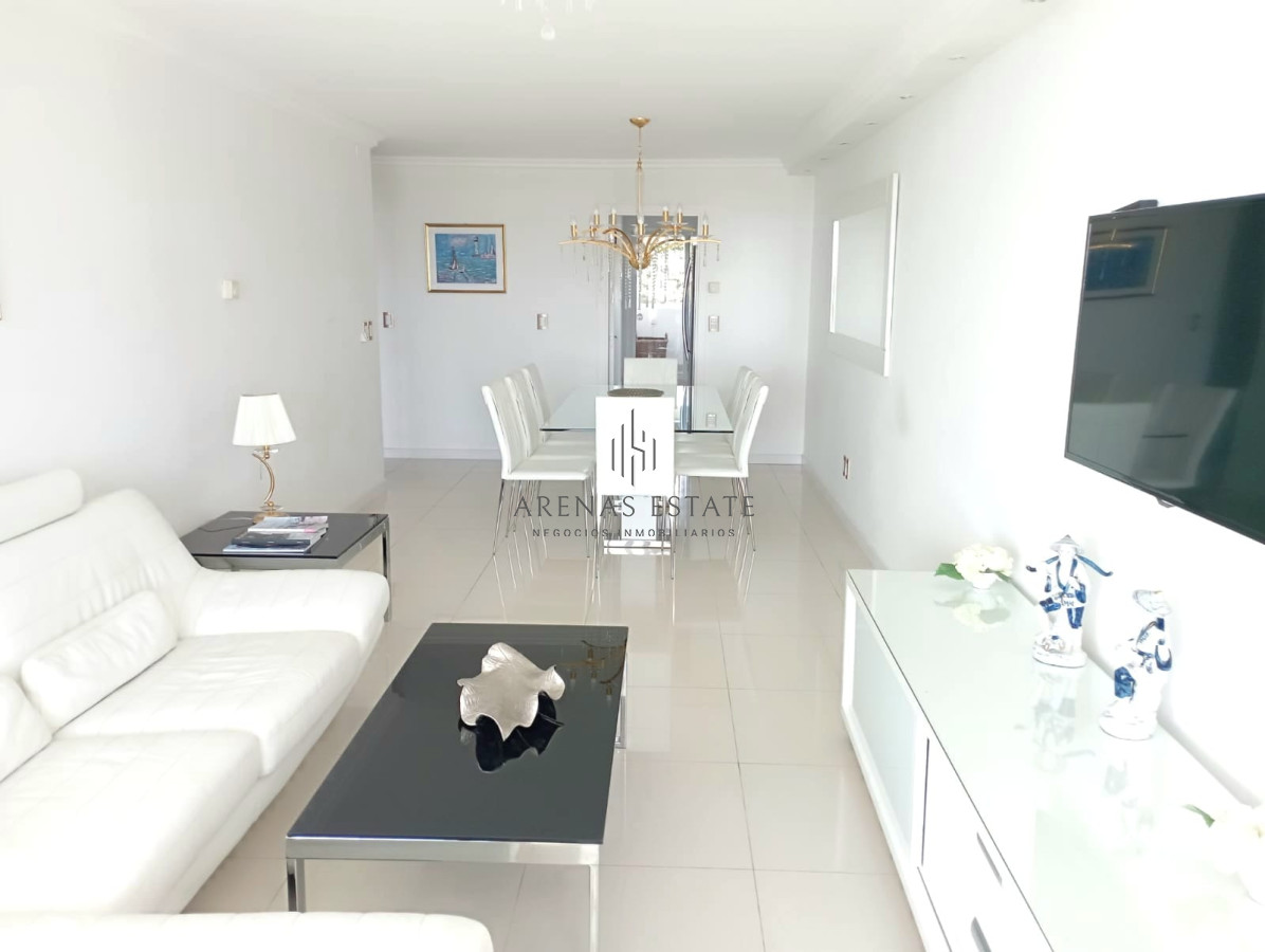 Apartamento ID.3356 - Apartamento en venta de 3 dormitorios en Punta del Este 