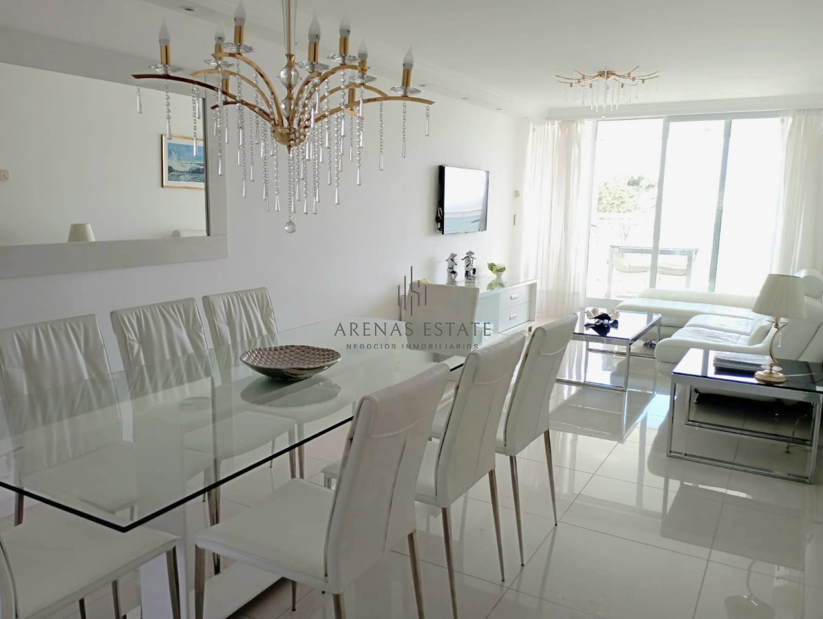 Apartamento ID.3356 - Apartamento en venta de 3 dormitorios en Punta del Este 