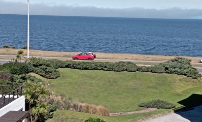 VENTA DE APARTAMENTO DE 2 DORMITORIOS FRENTE AL MAR EN PINARES PUNTA DEL ESTE