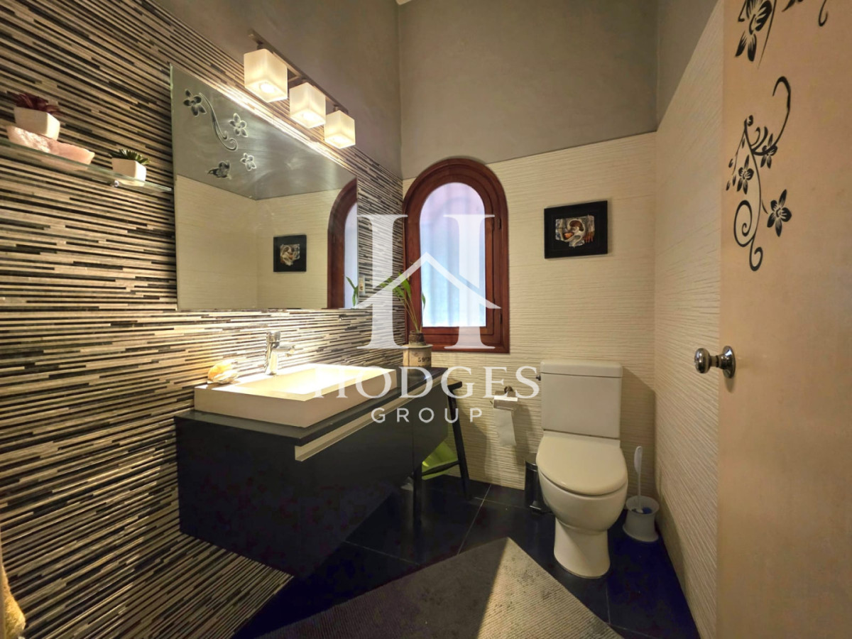 Casa ID.581 - Propiedad única de excelente construcción en Burnett, gran terreno 