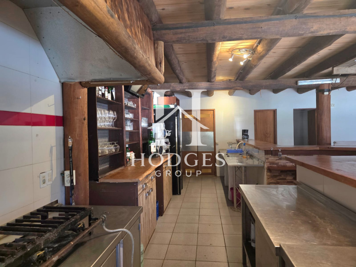 Casa ID.581 - Propiedad única de excelente construcción en Burnett, gran terreno 