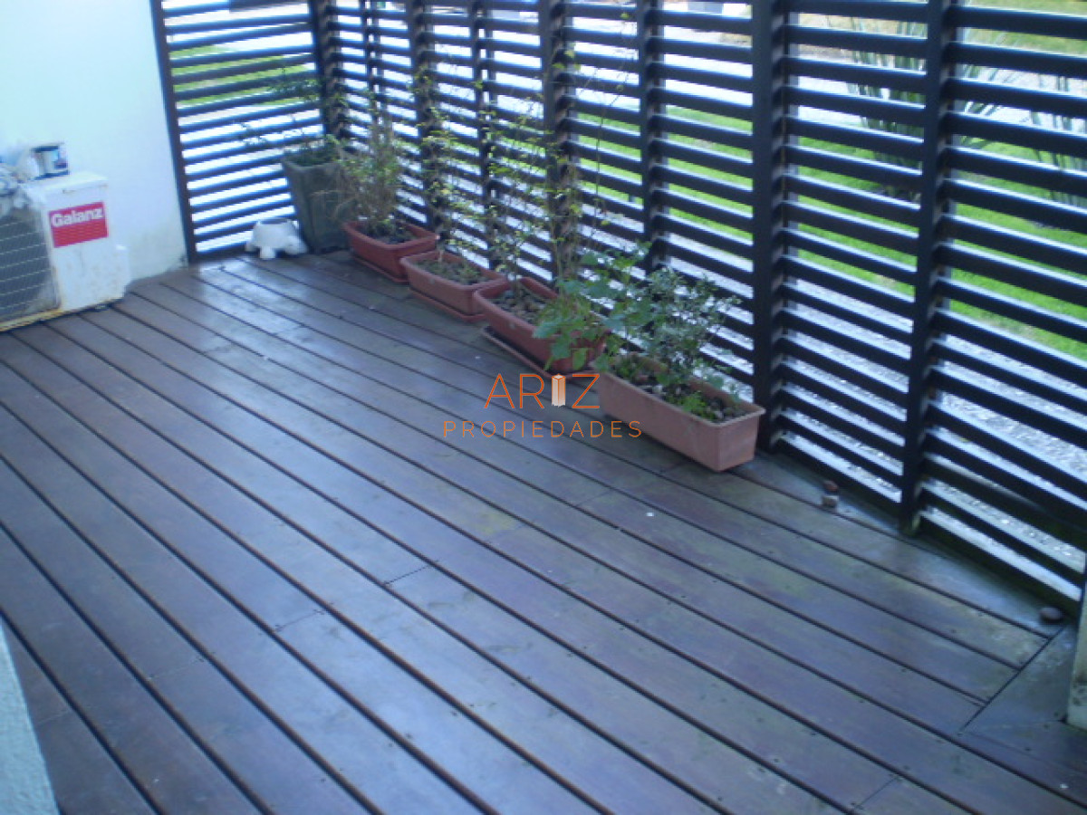 Apartamento ID.2251 - Venta apartamento 2 dormitorios 1 baño planta baja primera linea mansa