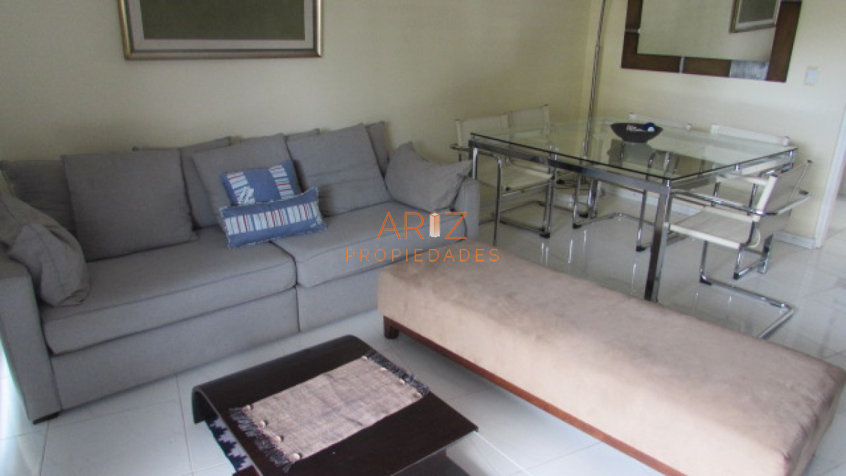 Apartamento ID.2251 - Venta apartamento 2 dormitorios 1 baño planta baja primera linea mansa